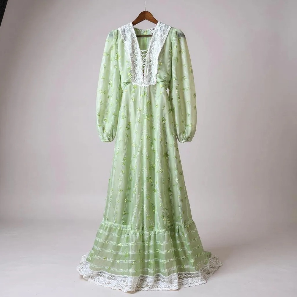 1970s Pastel Floral Prairie Dress